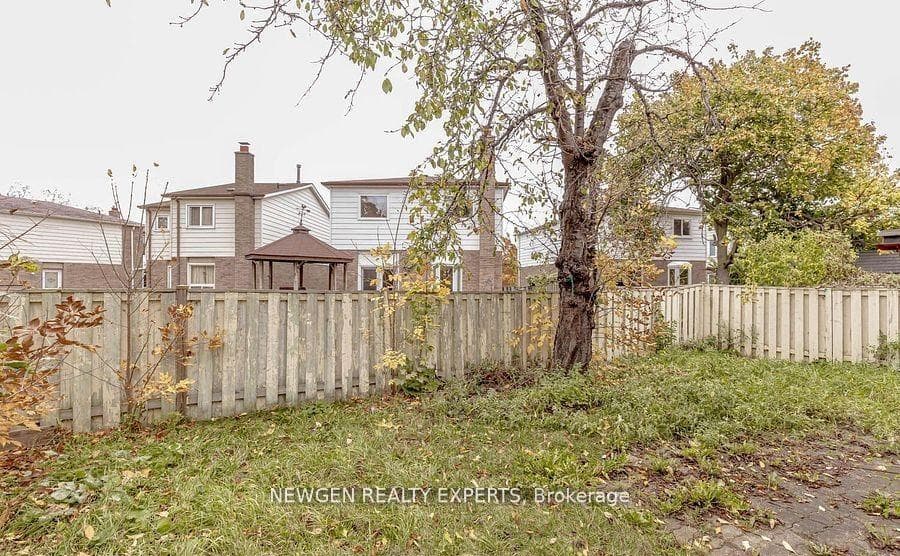 101 Banting Crescent photo 21
