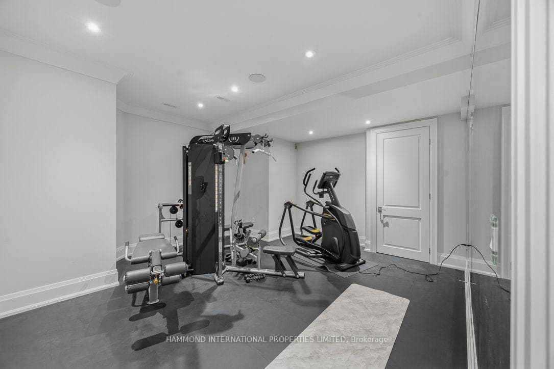129 Arnold Avenue photo 18