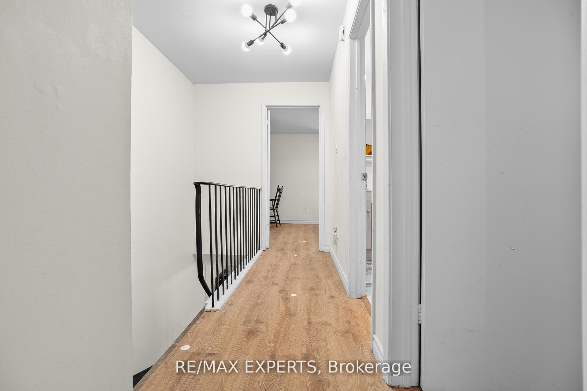 2779 Gananoque Drive Unit 35 photo 12