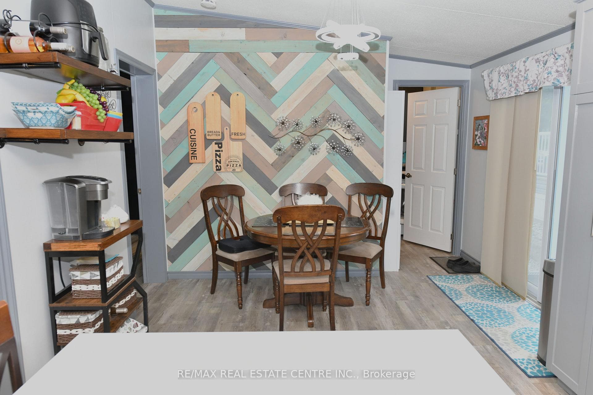 1429 SHEFFIELD Road photo 6