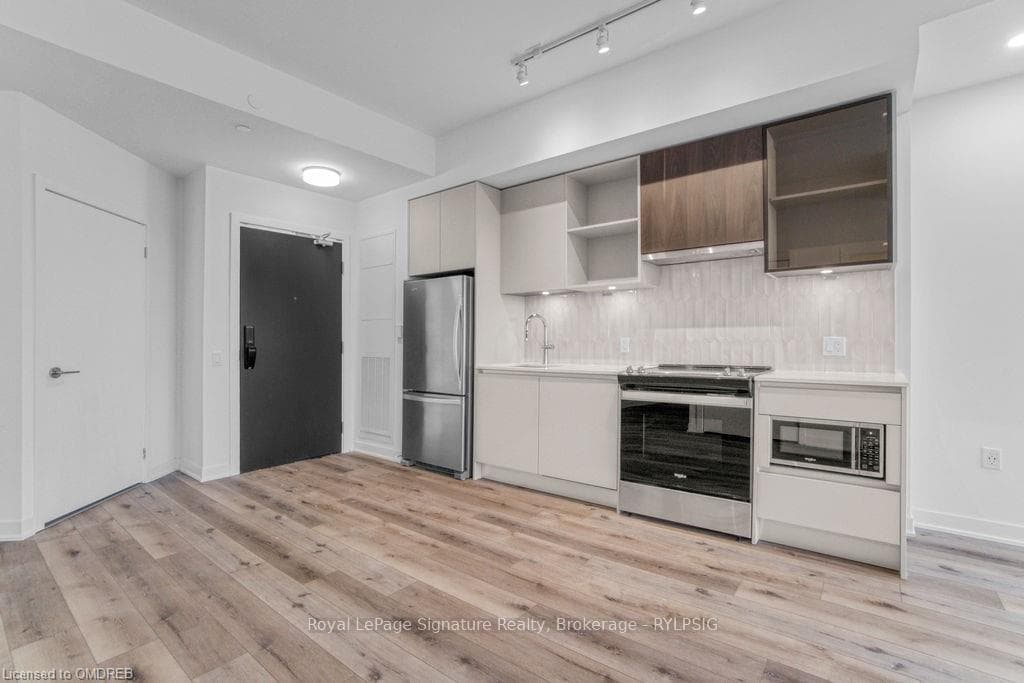 395 DUNDAS Street Unit 715 photo 16