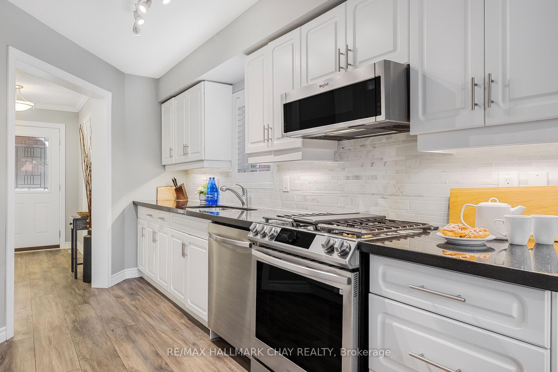 135 Green Briar Road photo 3