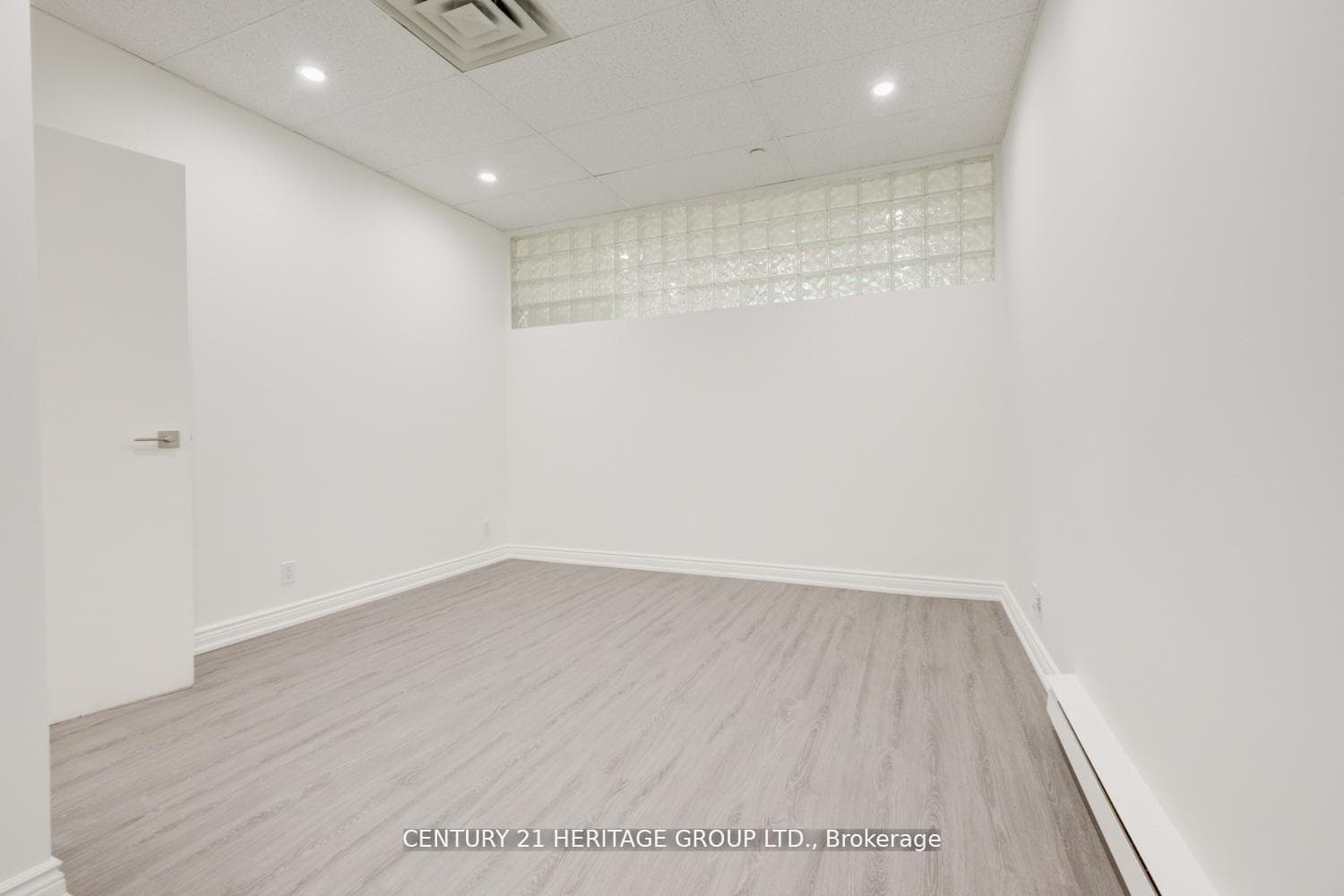 2900 Yonge Street Unit 101 photo 19