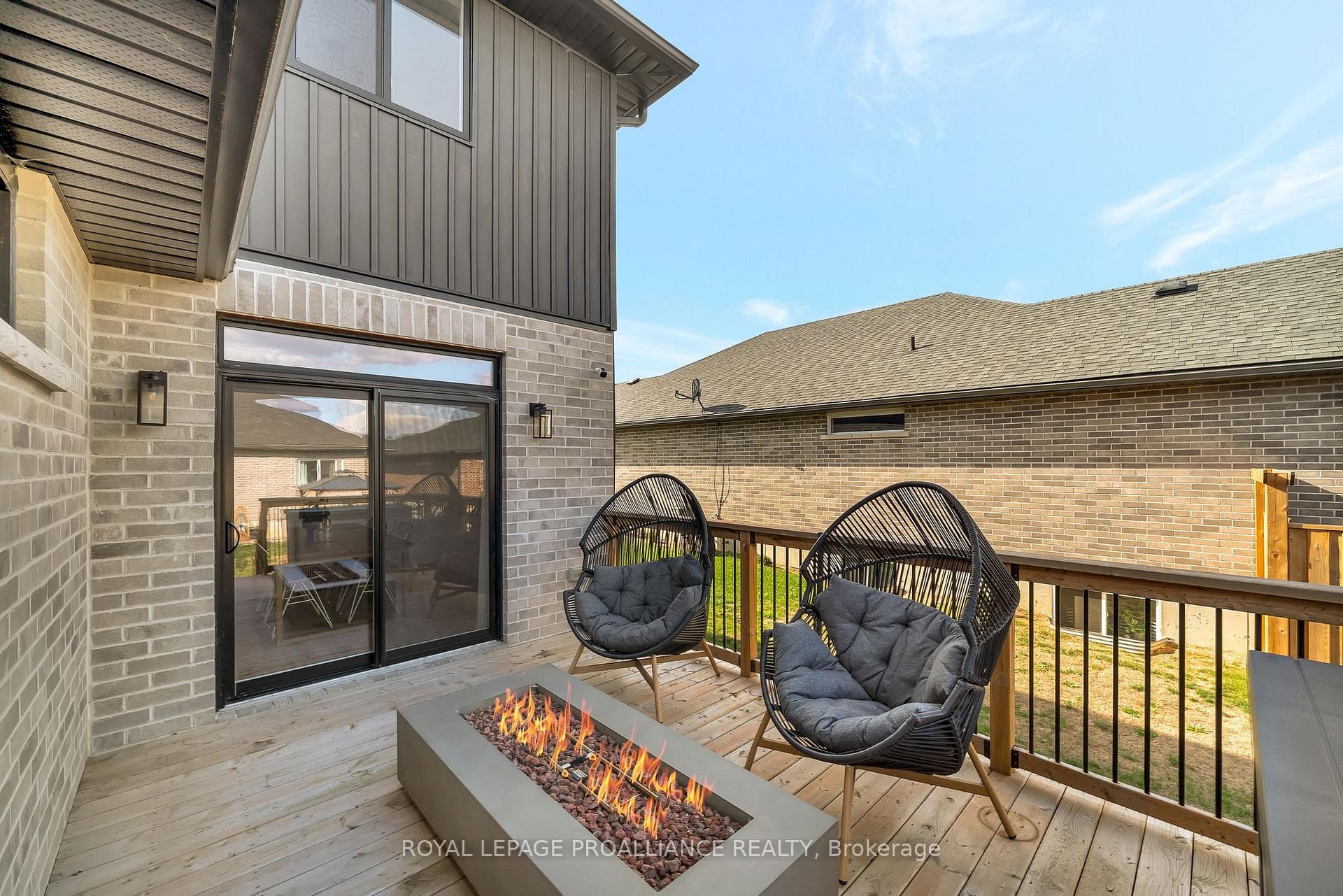 18 RAYCROFT Drive photo 41