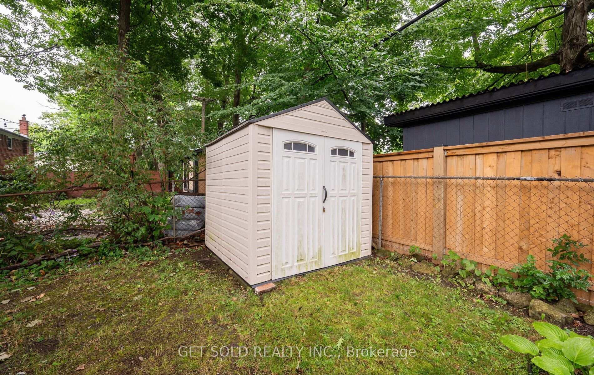 240 Mill Road photo 41