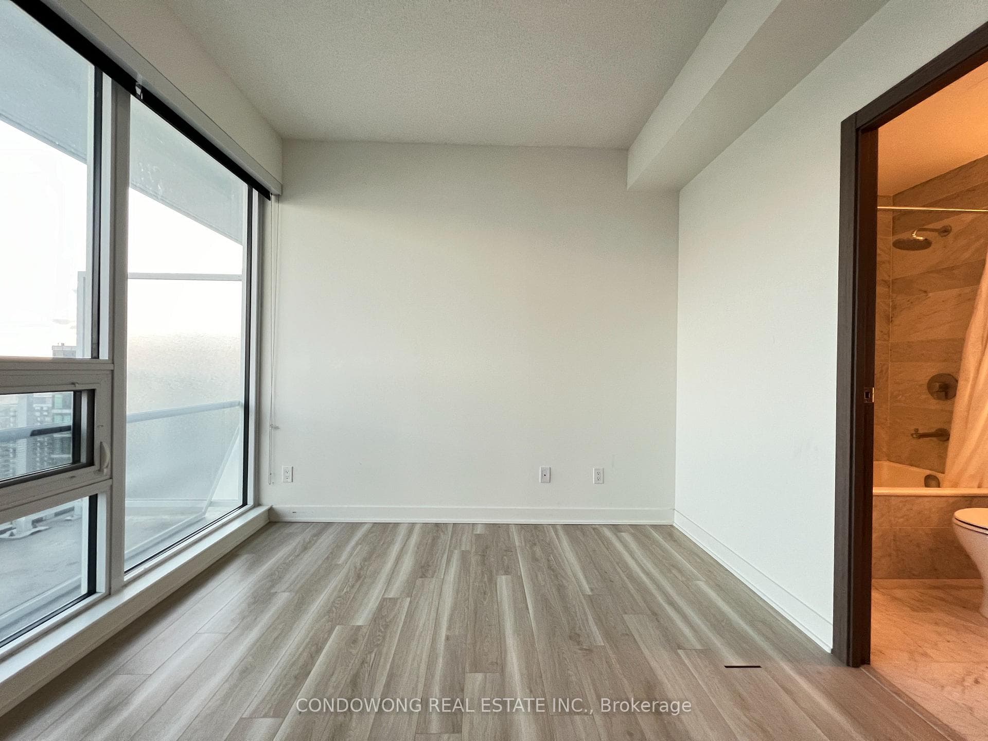 19 Bathurst Street Unit 3811 photo 17