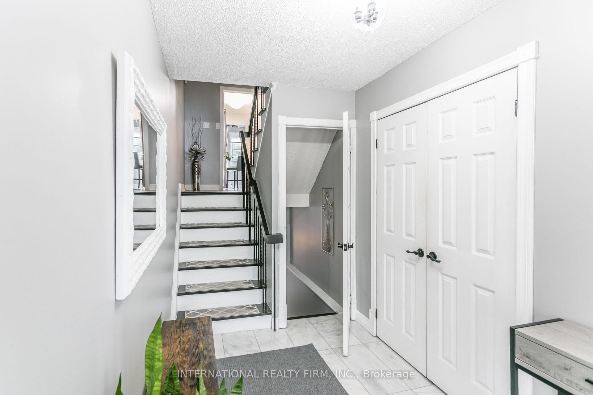 1360 Hampton Street Unit 35 photo 4