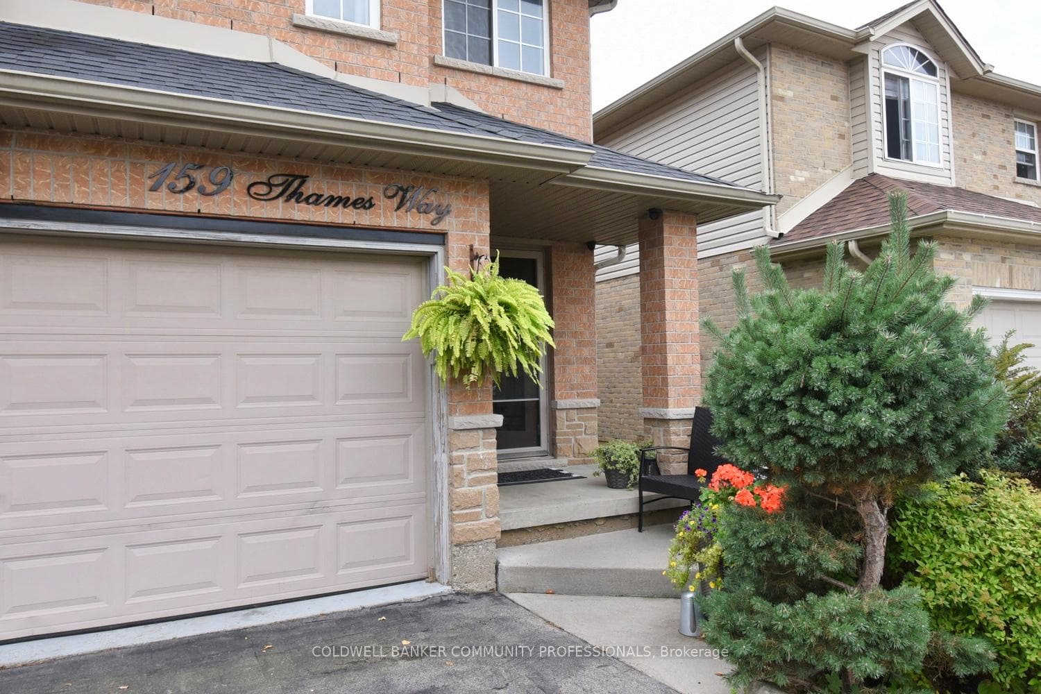 159 Thames Way photo 5