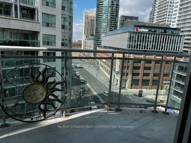 600 Queens Quay Unit 1002 photo 11