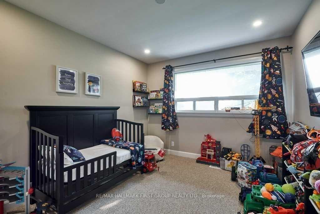 11 Jane Avenue photo 19