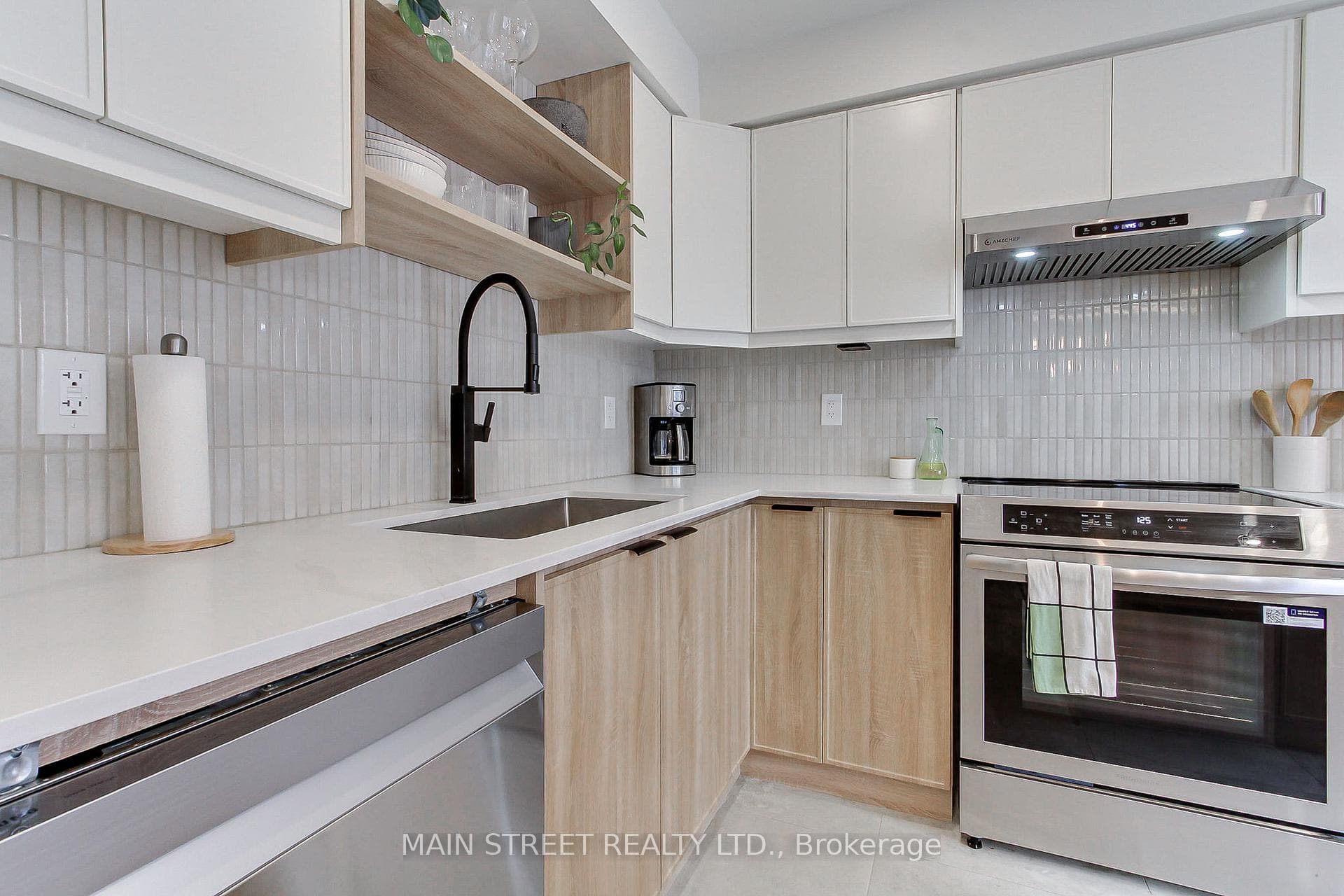 6 Archibald Mews photo 8