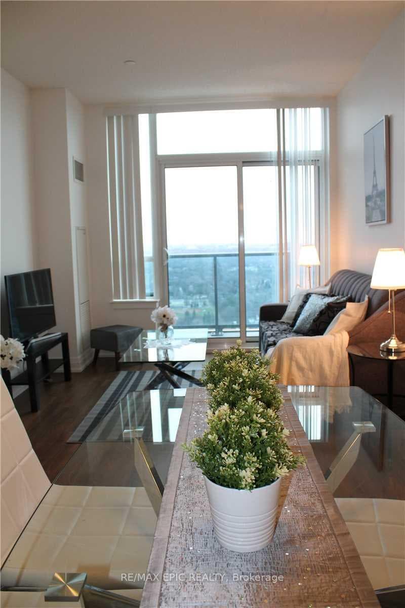 7165 Yonge Street Unit Ph03 photo 3