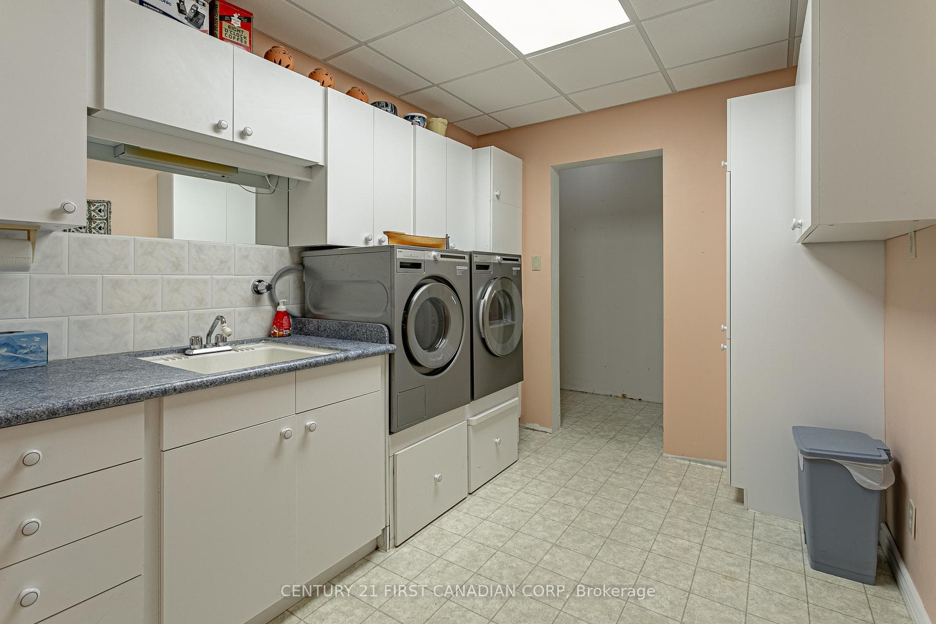 3628 Woodhull Road photo 12