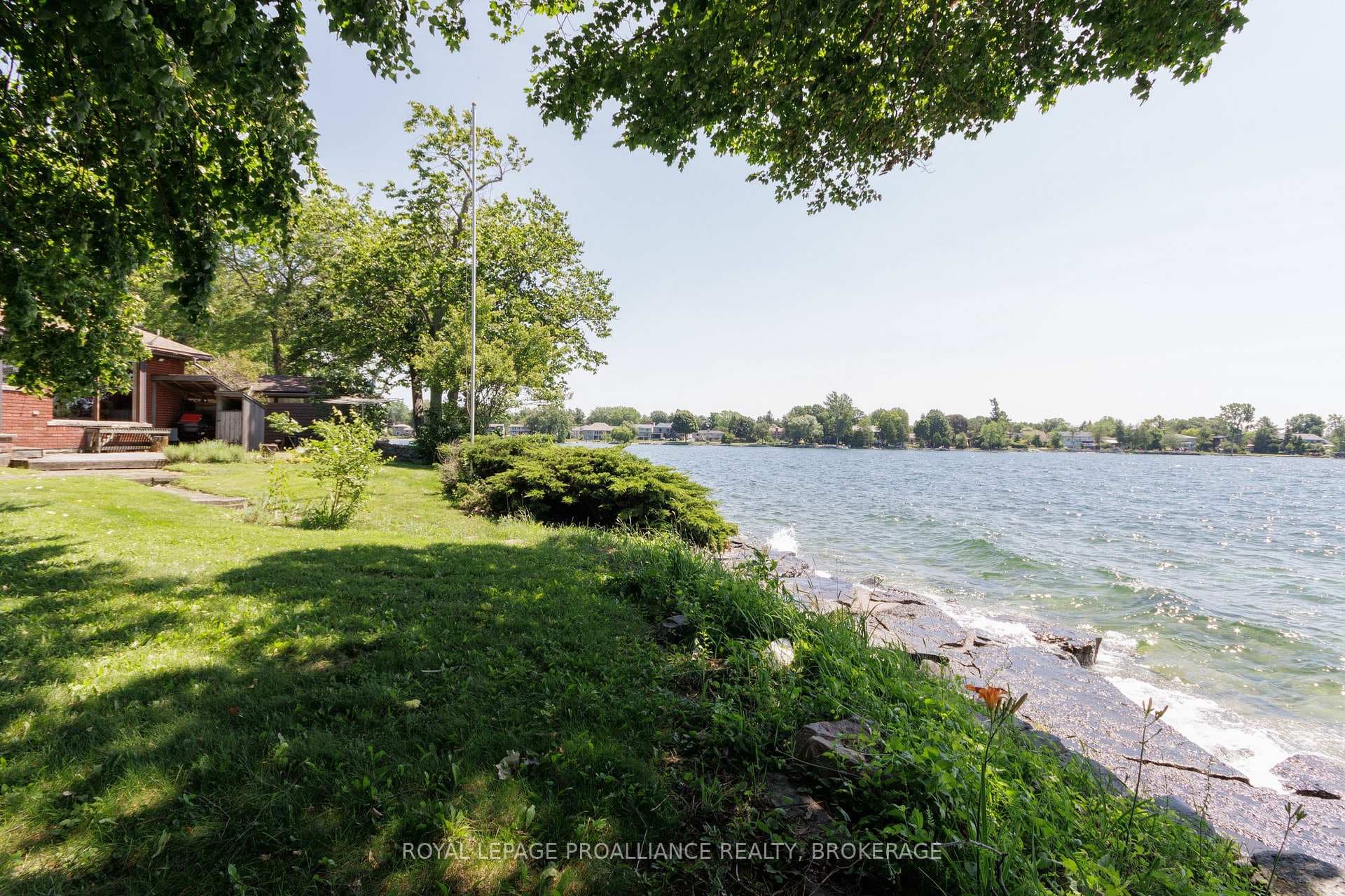 19 Lakeland Point Drive photo 10