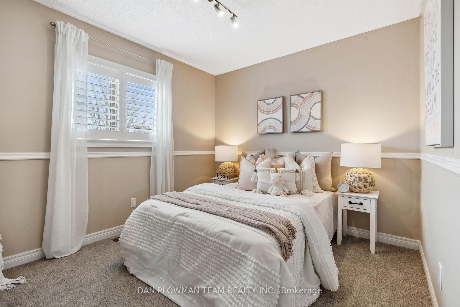 67 Sandford Crescent photo 20