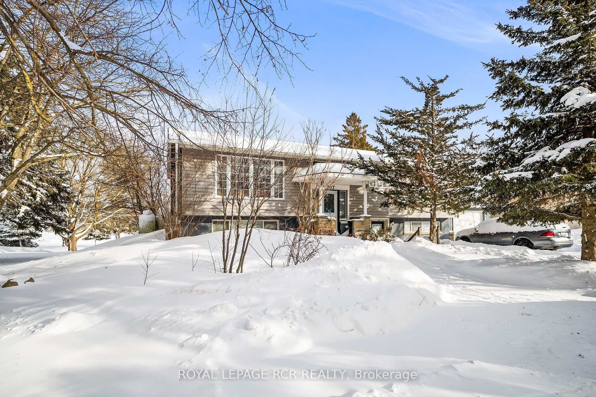 707 Victoria Street photo 17