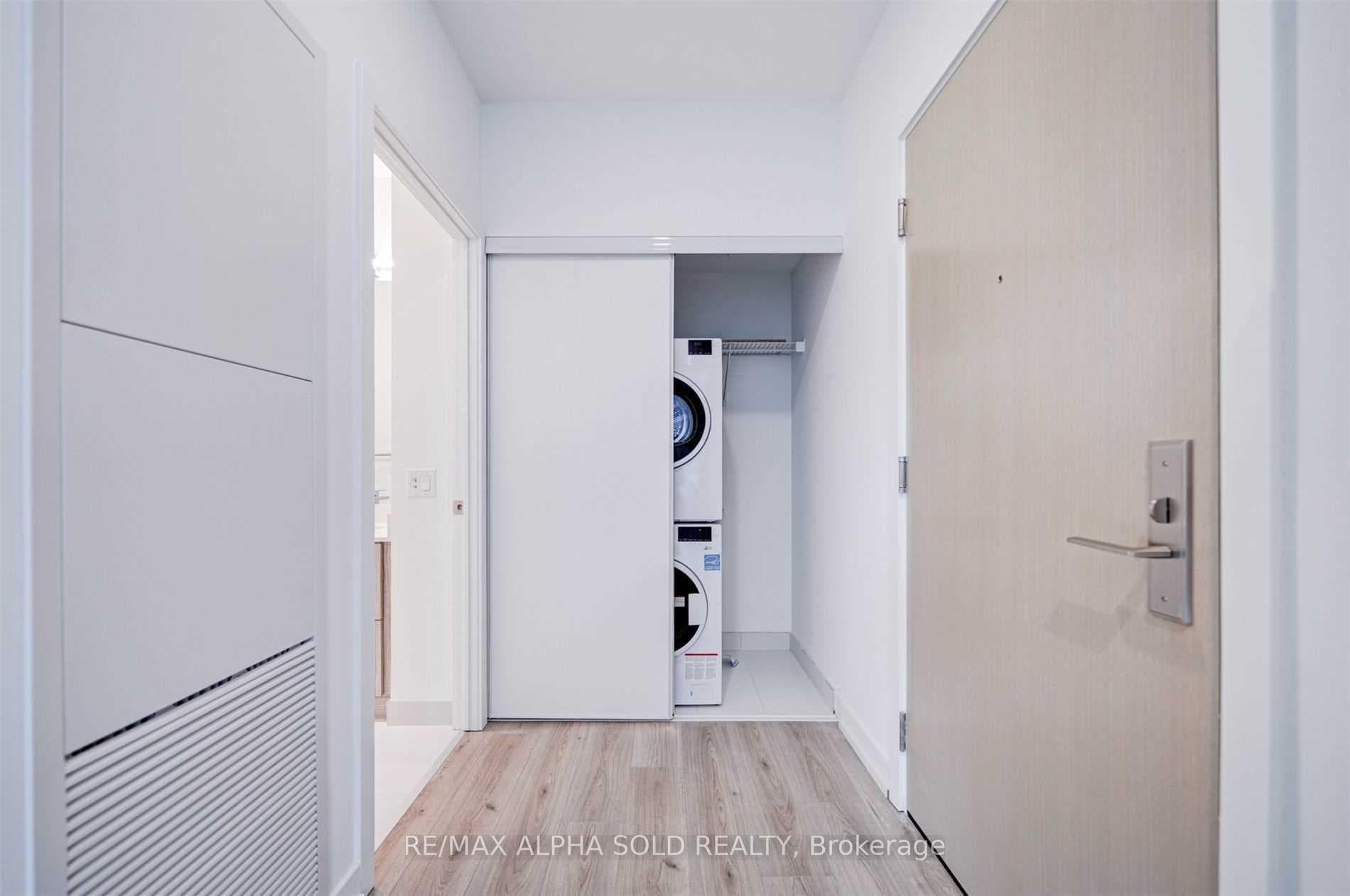 395 Bloor Street Unit 2212 photo 4