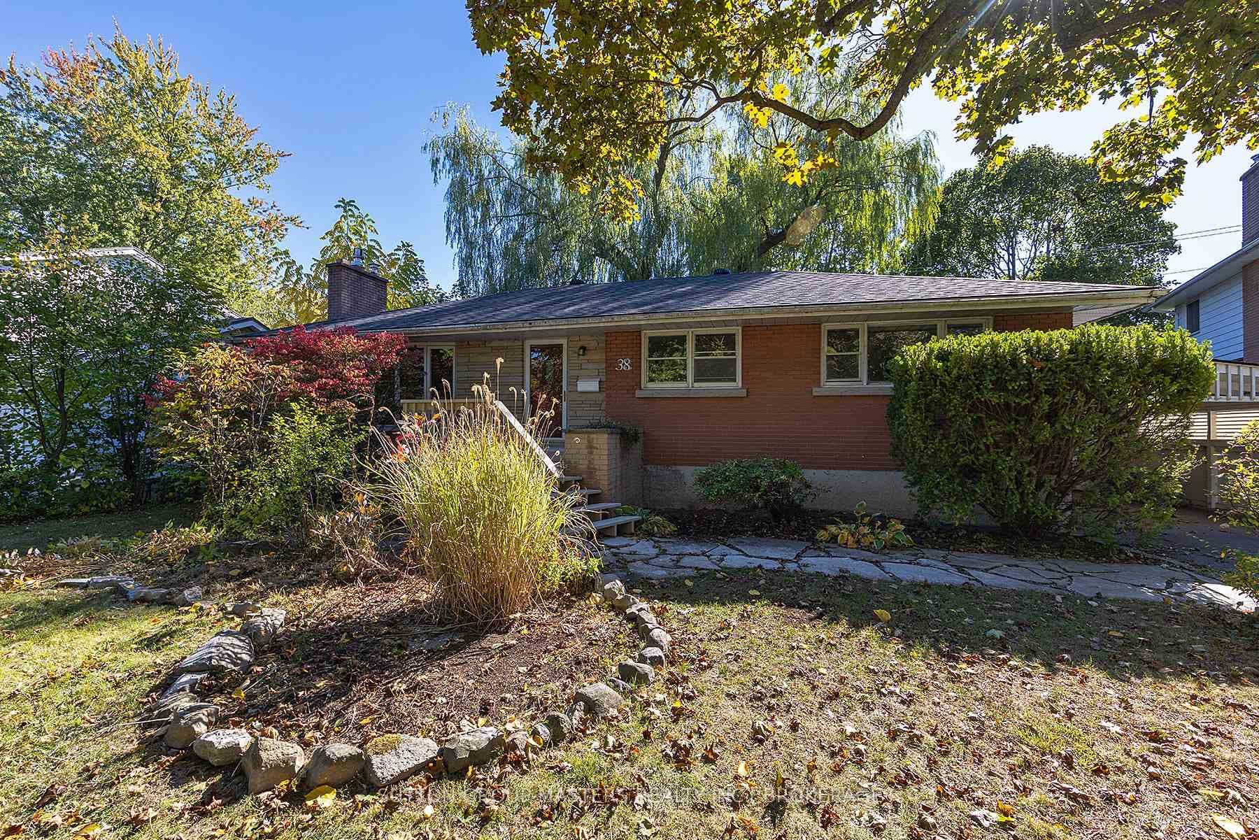 38 Watts Crescent photo 40
