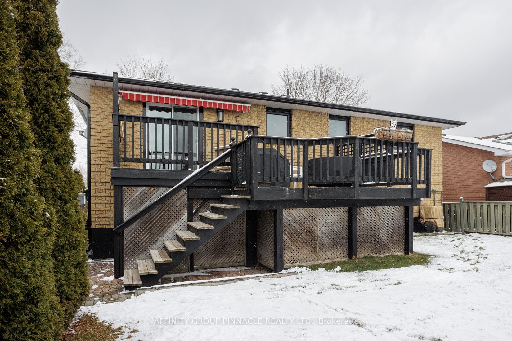 271 Mary Street photo 38