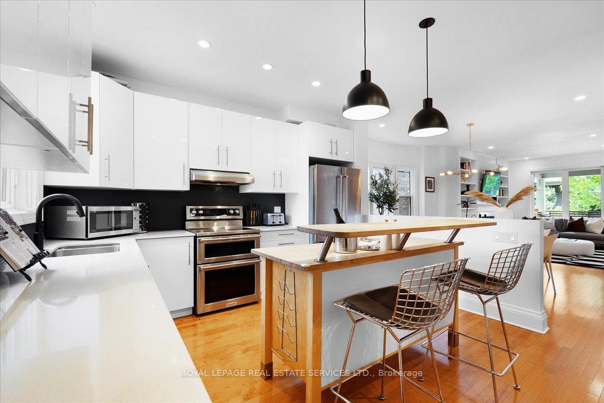 36 Appleton Avenue photo 10