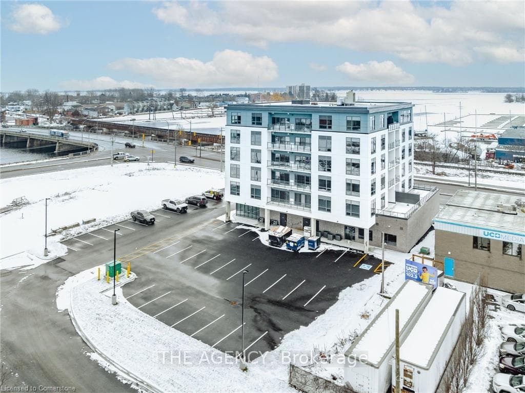2 Dundas Street Unit 404 photo 2