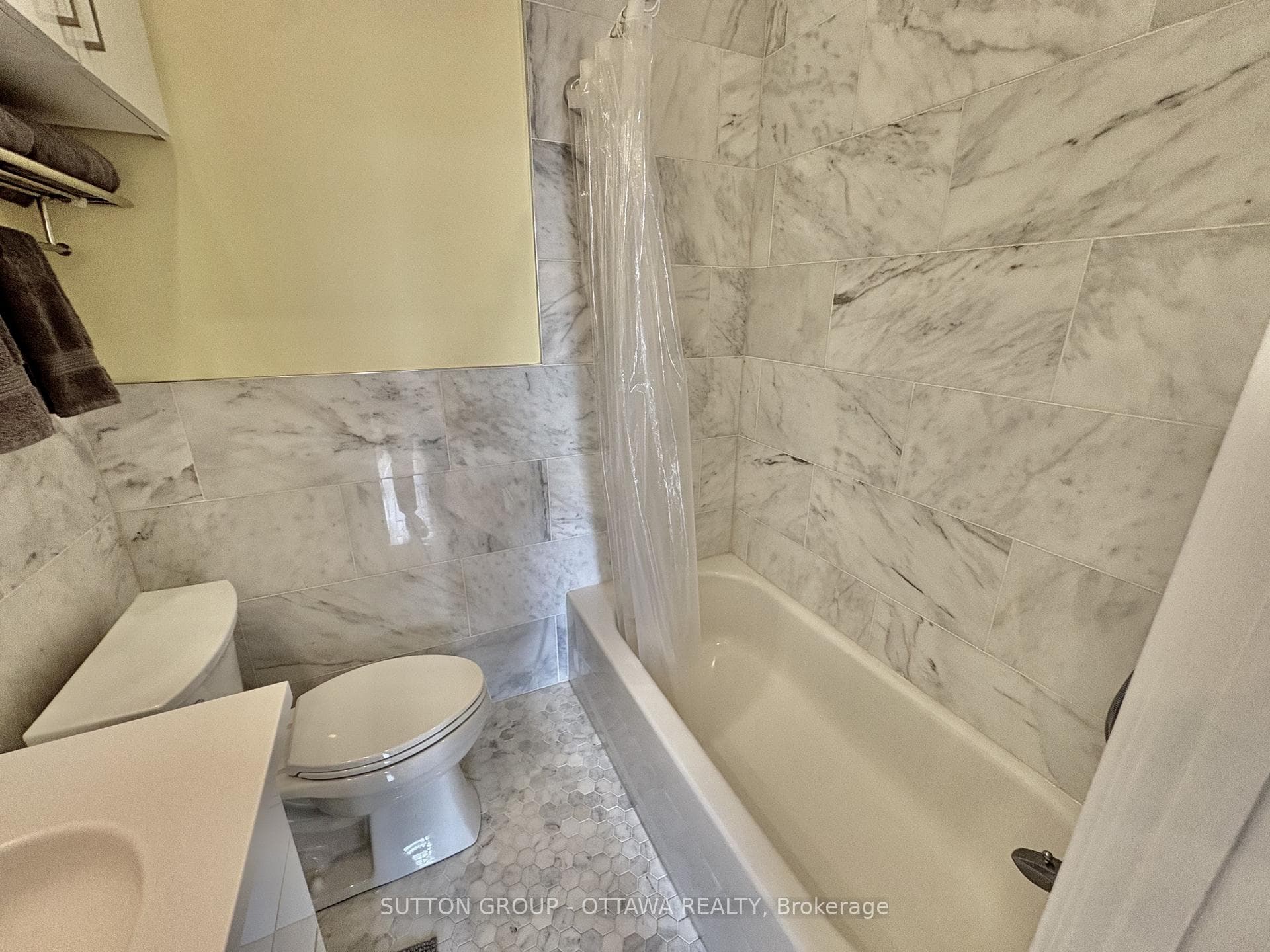 117 Strathcona Avenue Unit 2 photo 11