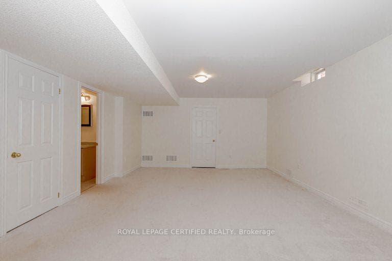 711 POPLAR Road photo 40