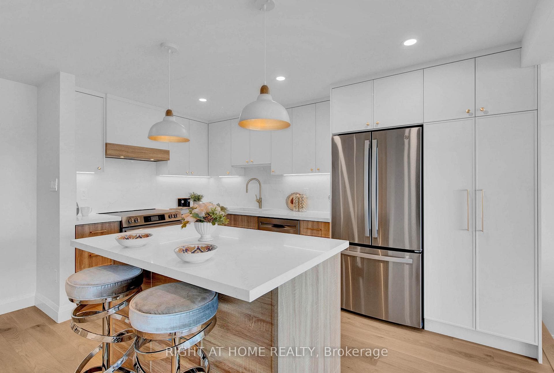 270 Scarlett Road Unit 1913 photo 11