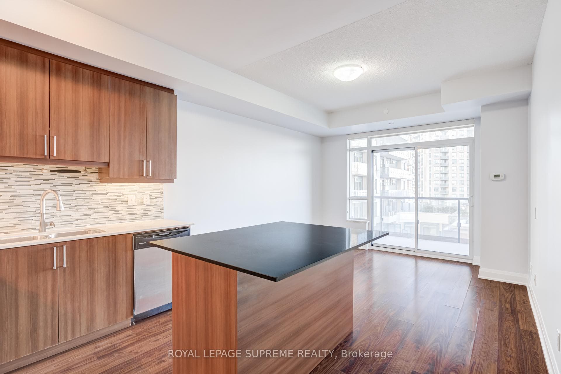 35 Fontenay Court Unit 703 photo 16
