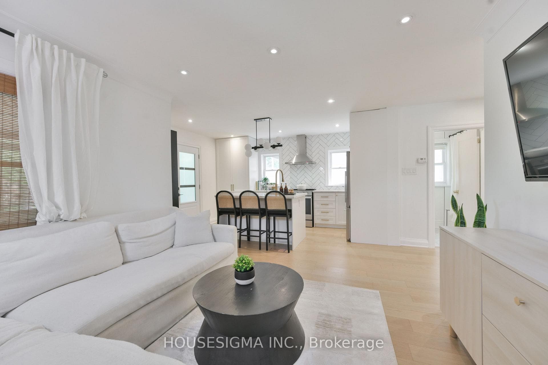 205 William Street photo 6