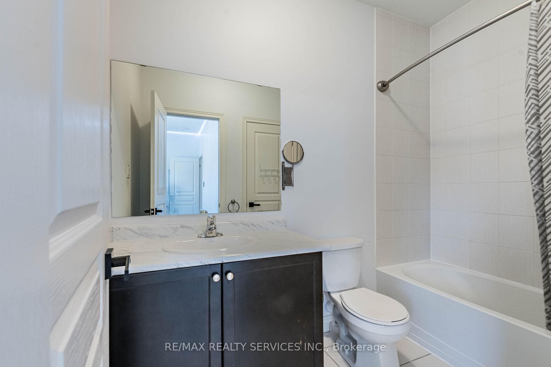 32 Humberstone Crescent photo 29