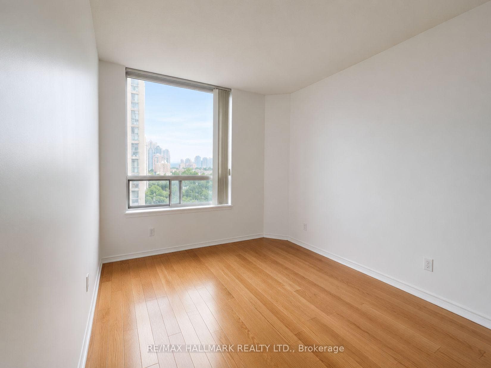 35 Empress Avenue Unit 1410 photo 11