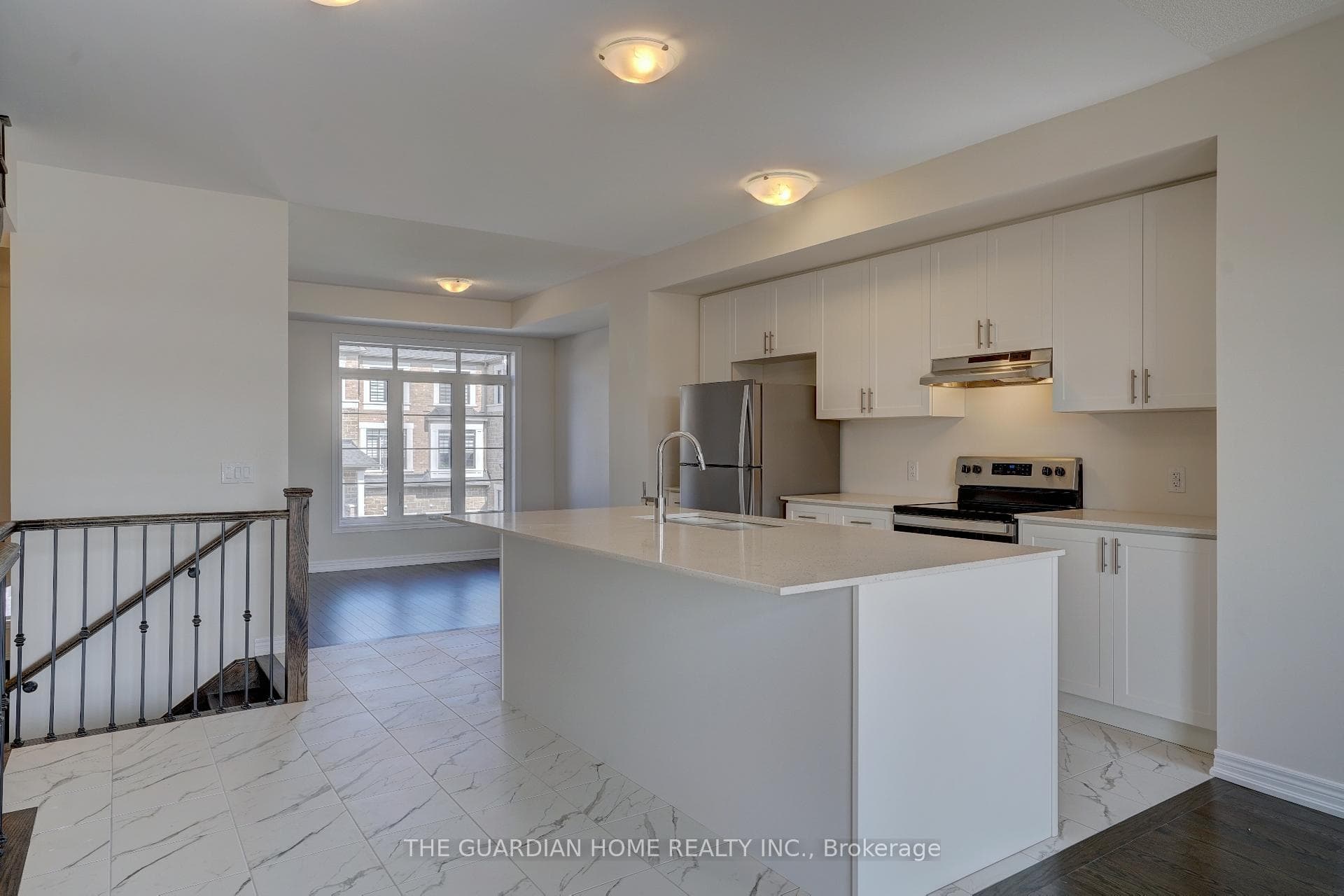 8 Morrison Crescent photo 12