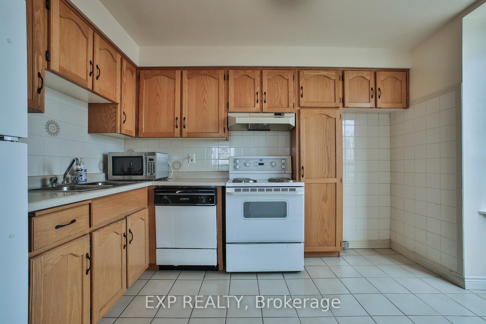 432 Main Street Unit 802 photo 17