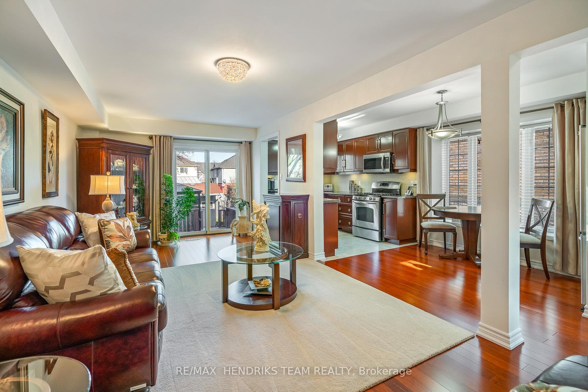 28 Elderberry Avenue photo 6