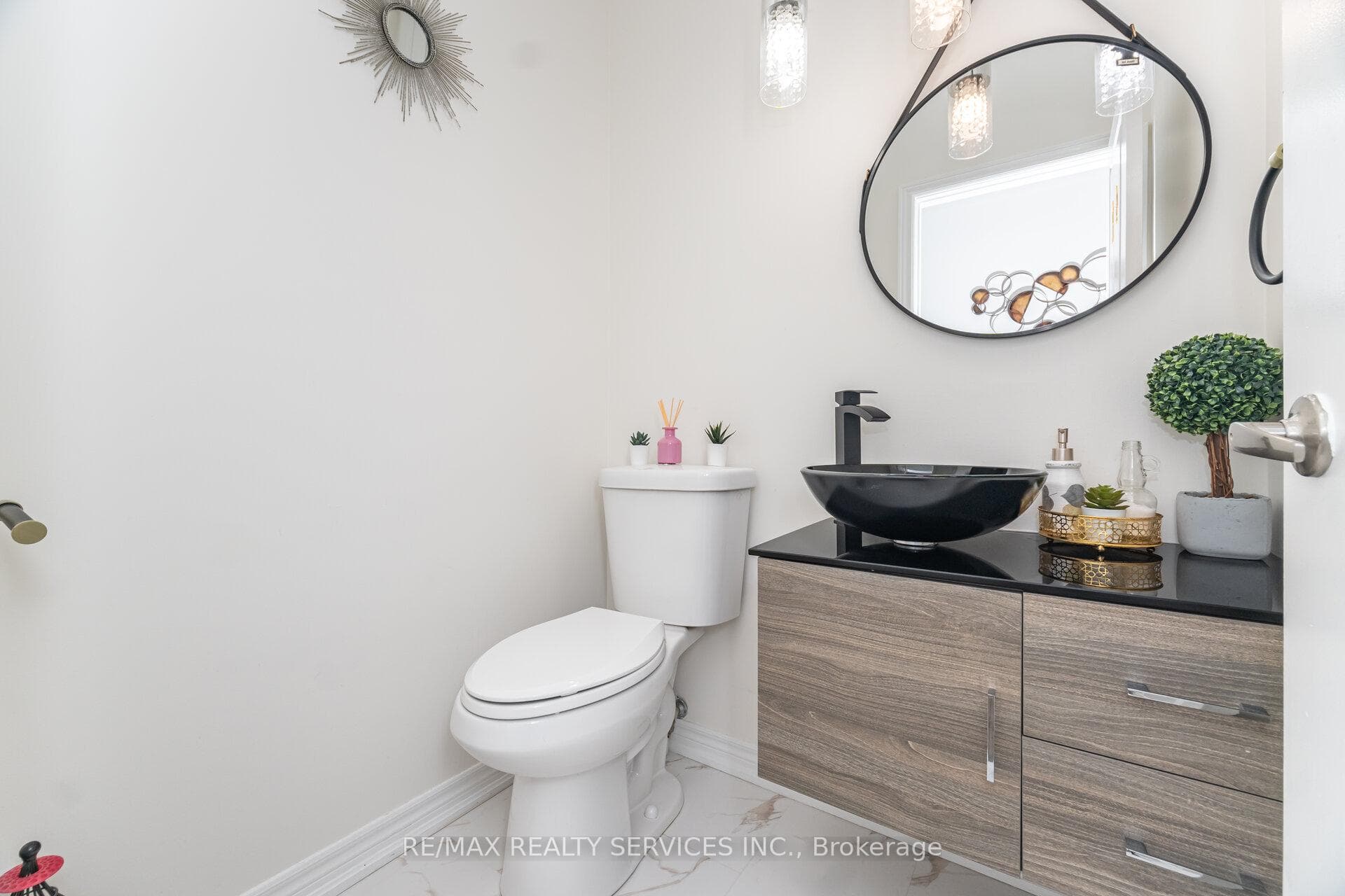 42 Meadowcreek Road photo 20