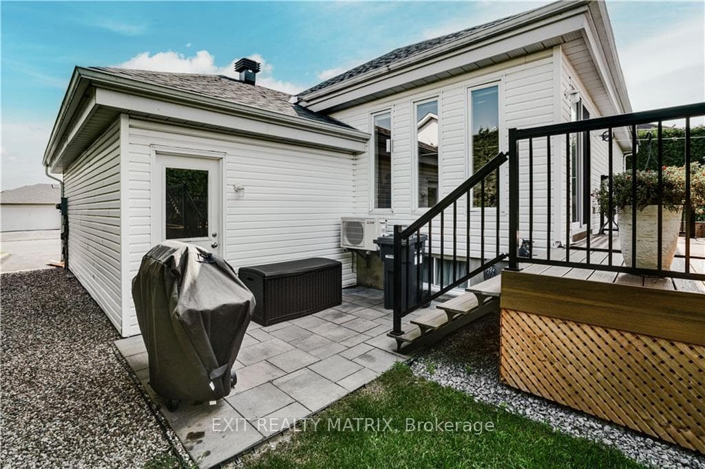 702 STEVENS Street photo 27