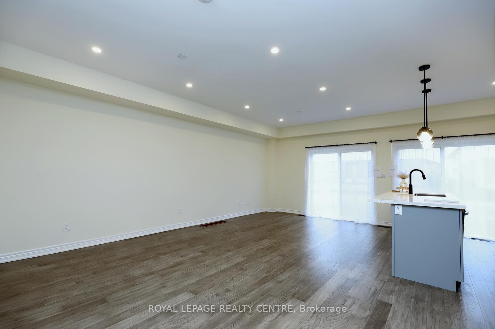 64 Genoa Drive photo 6