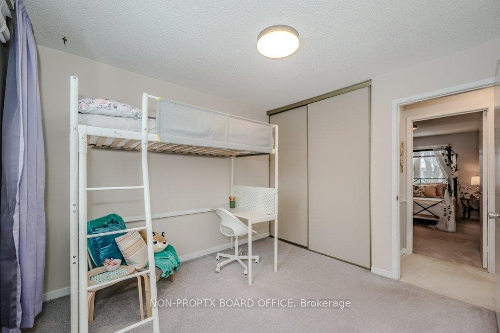 139 Fanshawe Drive photo 20