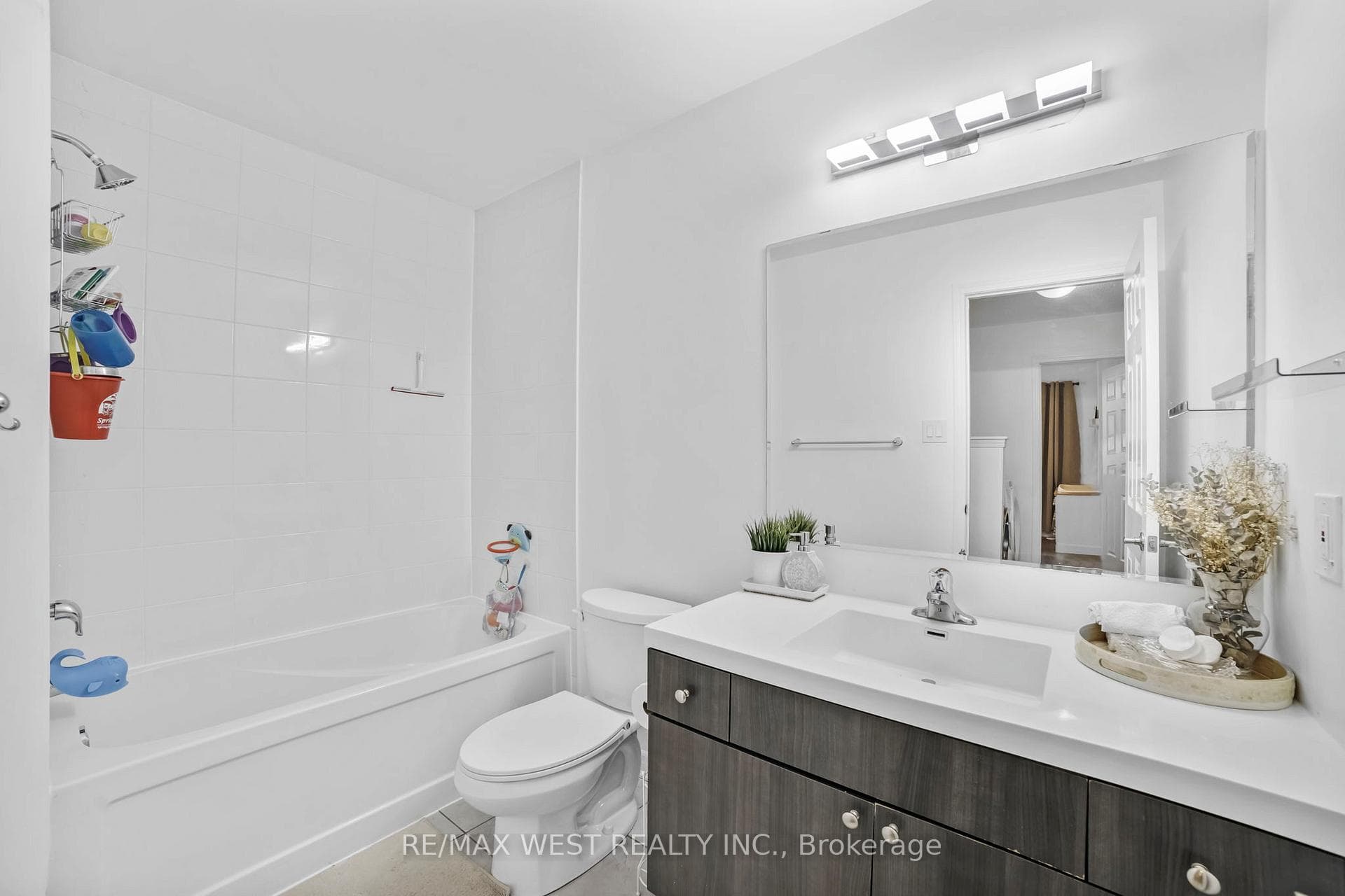 266 Casson Point photo 8
