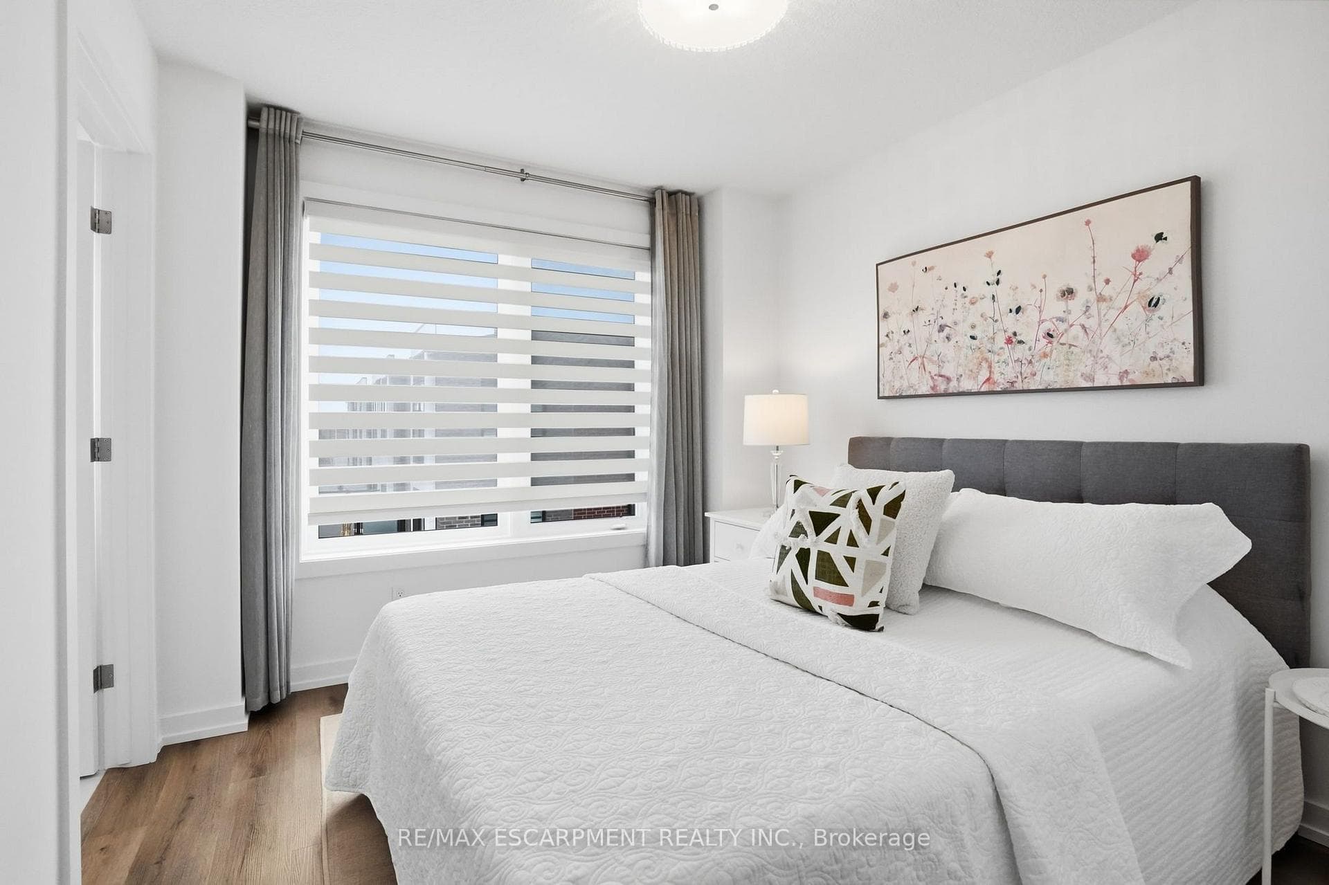 245 Burke Street photo 16