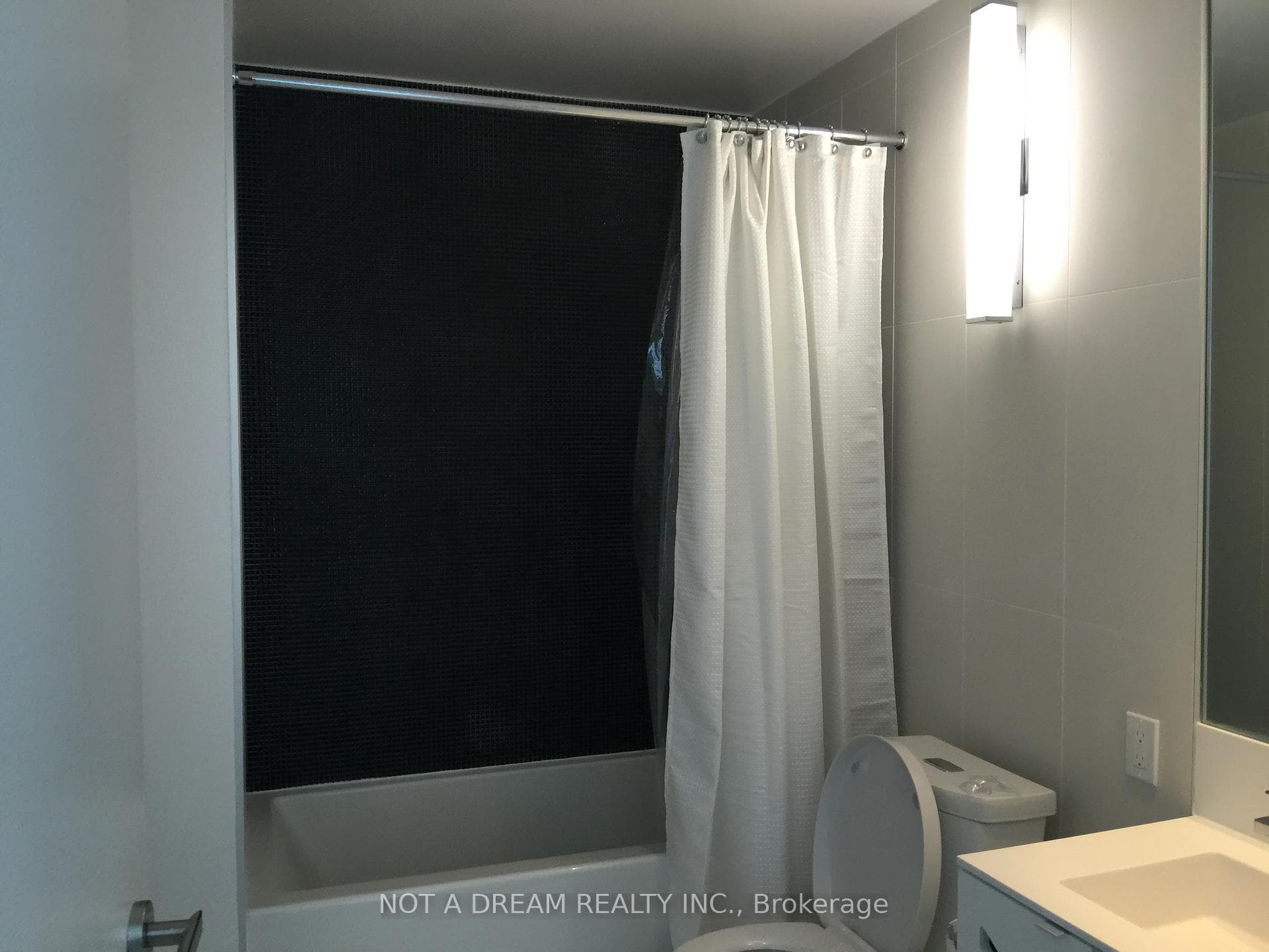 125 Peter Street Unit 2408 photo 24