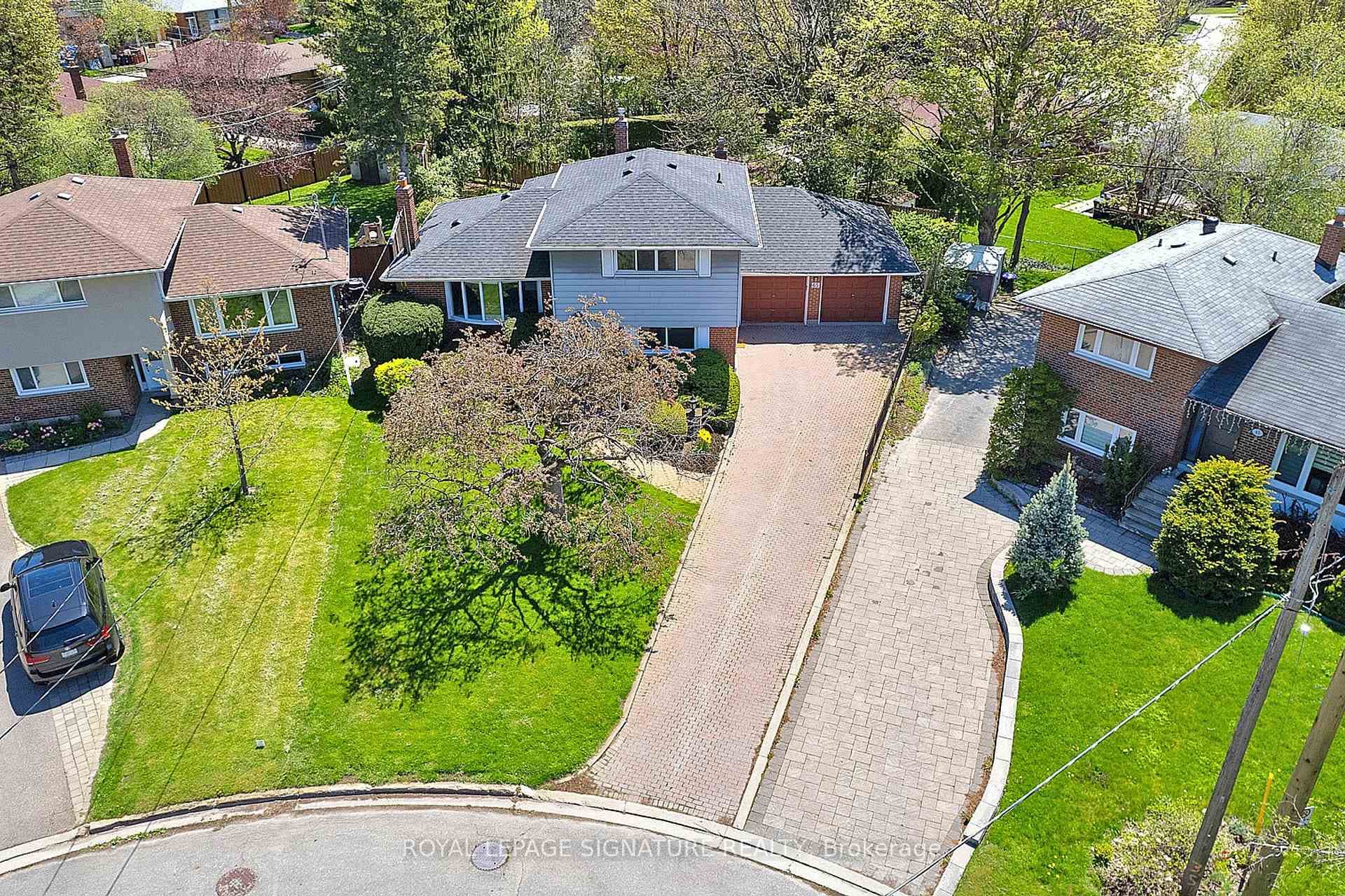 65 Lionel Heights Crescent photo 32
