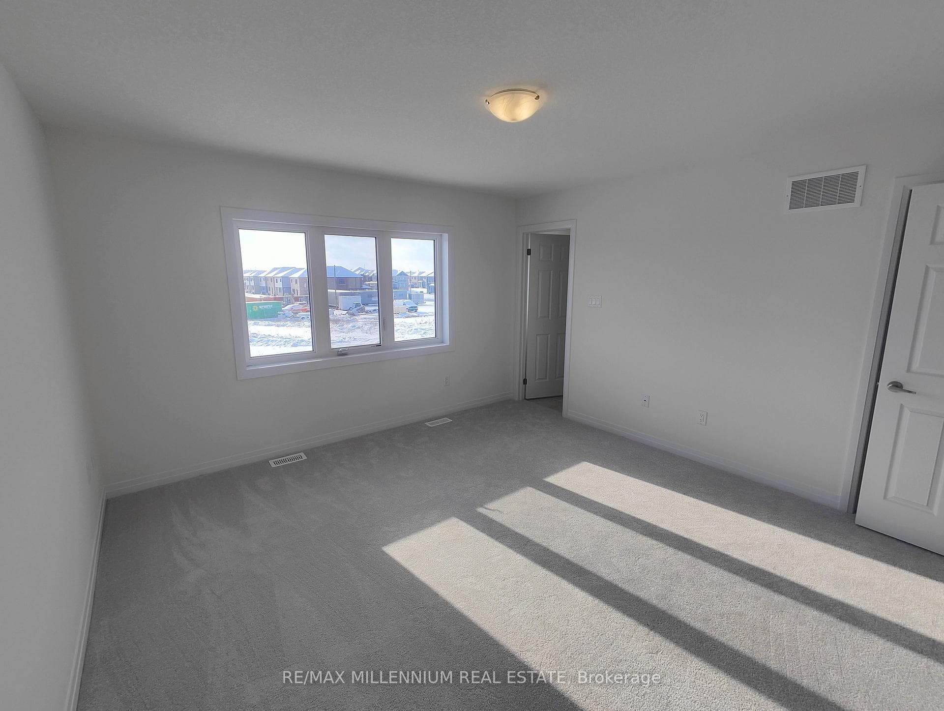 129 Brighton Lane photo 8