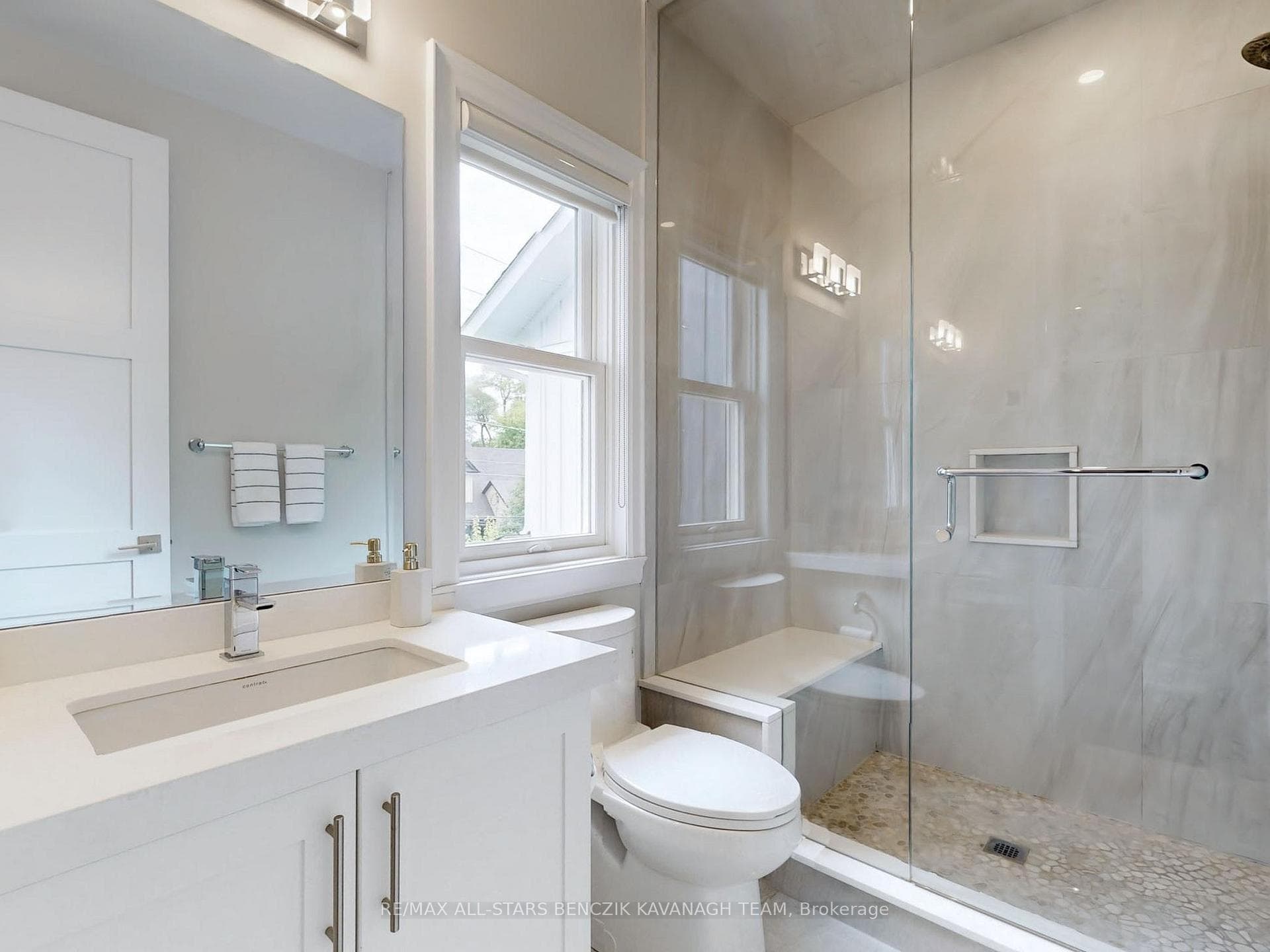 10A Albert Street photo 19