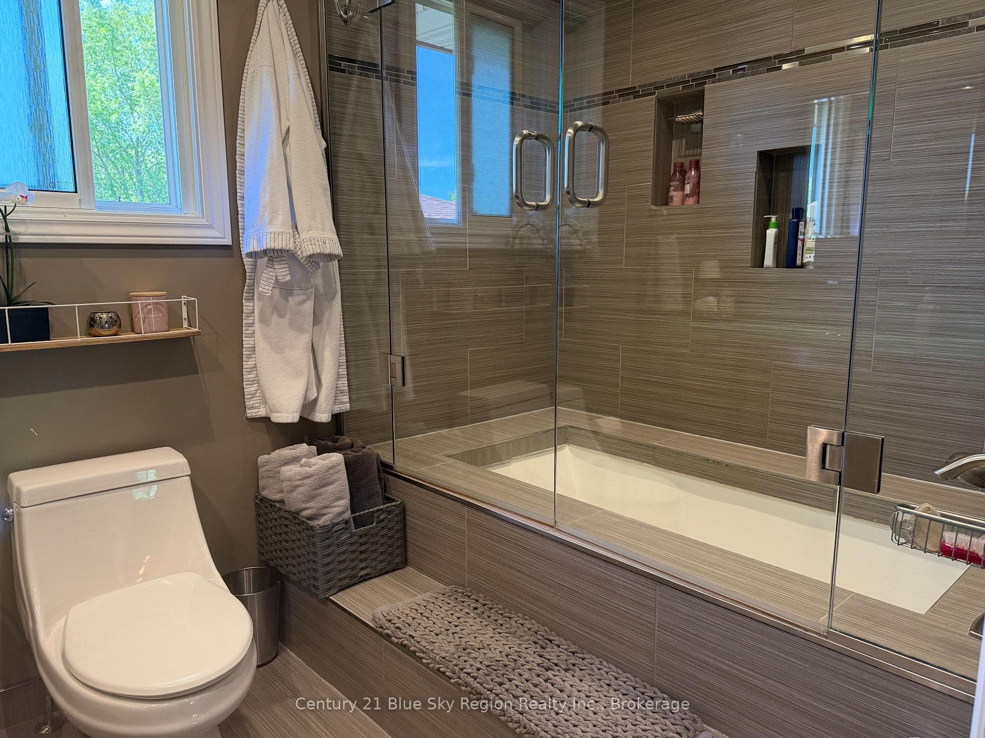 790 LAURENTIAN Avenue photo 22