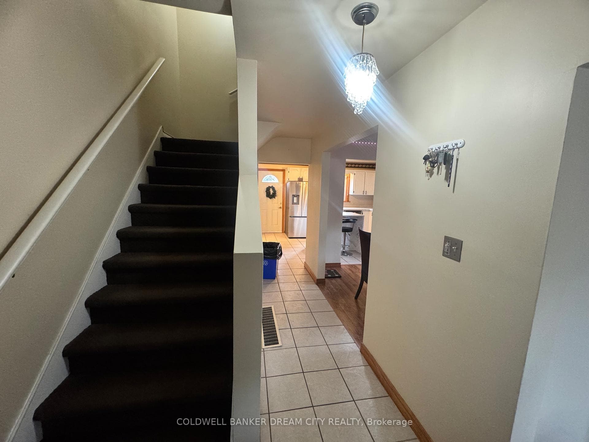 39 Reid Avenue photo 6