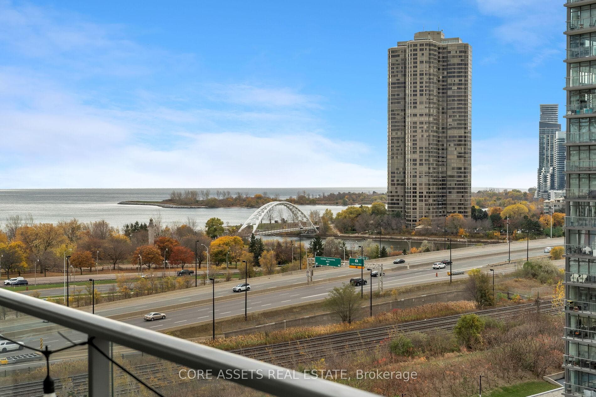 103 The Queensway Avenue Unit 1013 photo 21