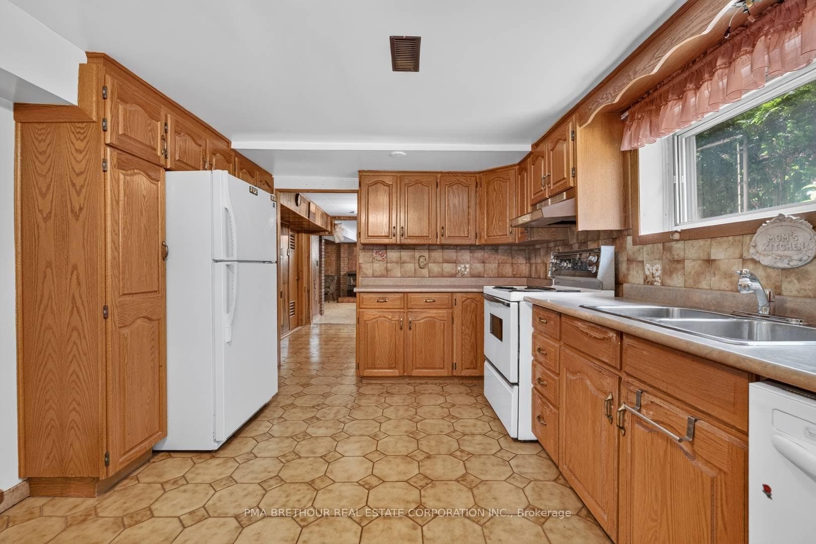 65 Goldsboro Road photo 16