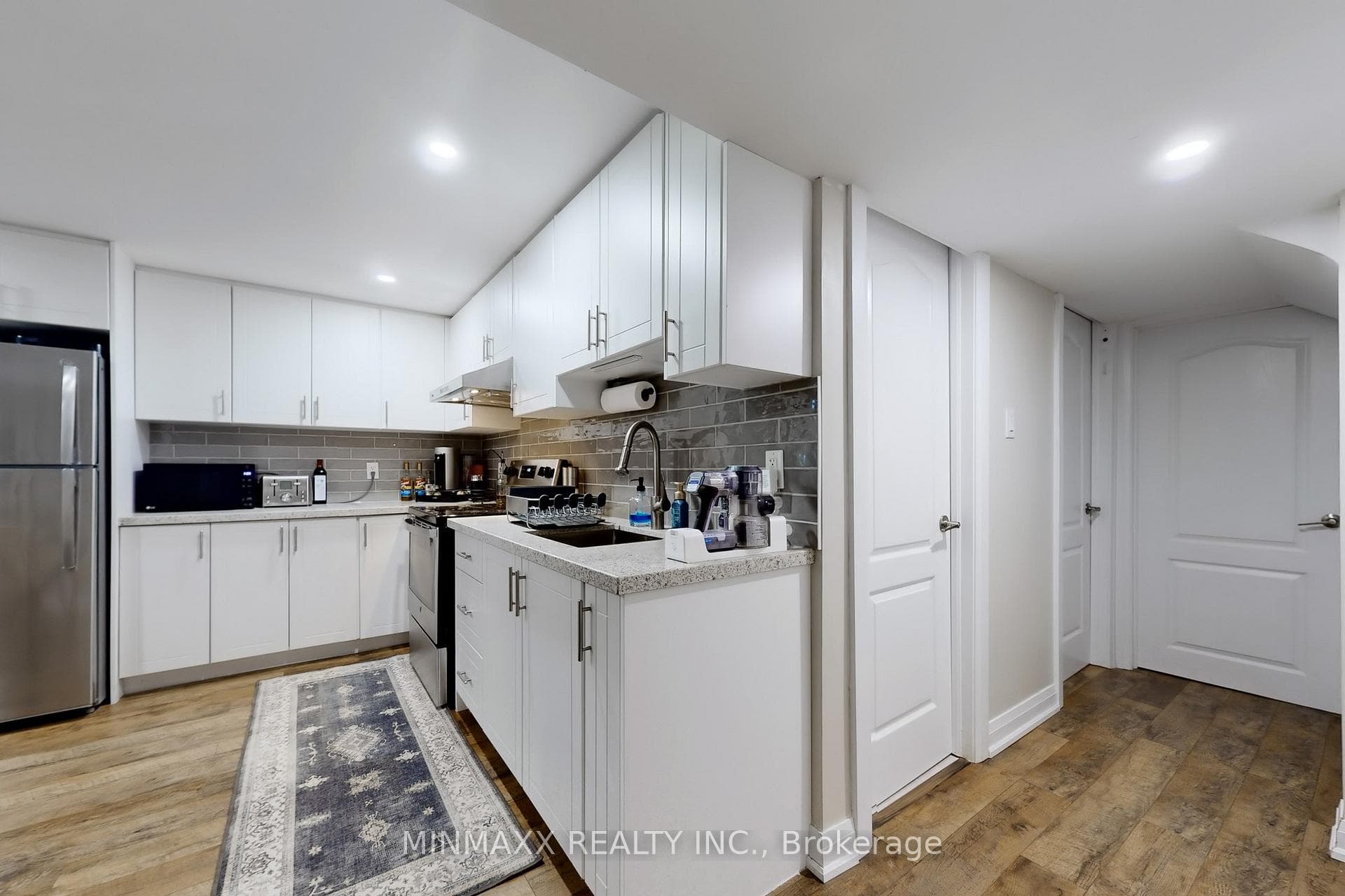 419 Wettlaufer Terrace photo 23